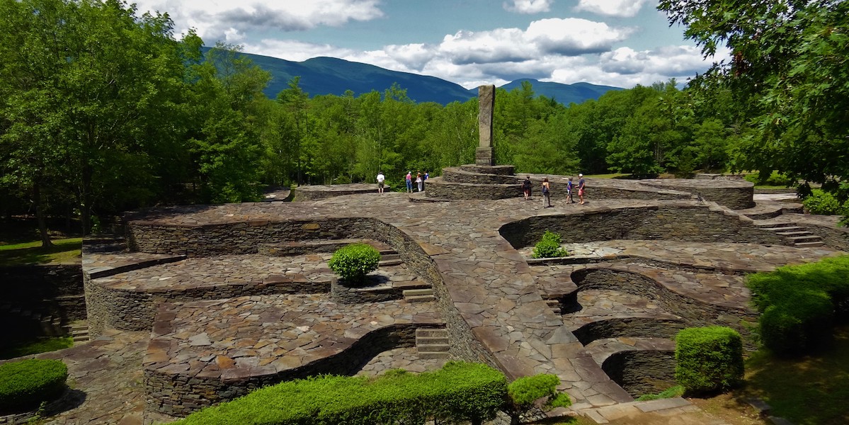 OPUS 40 Monolith